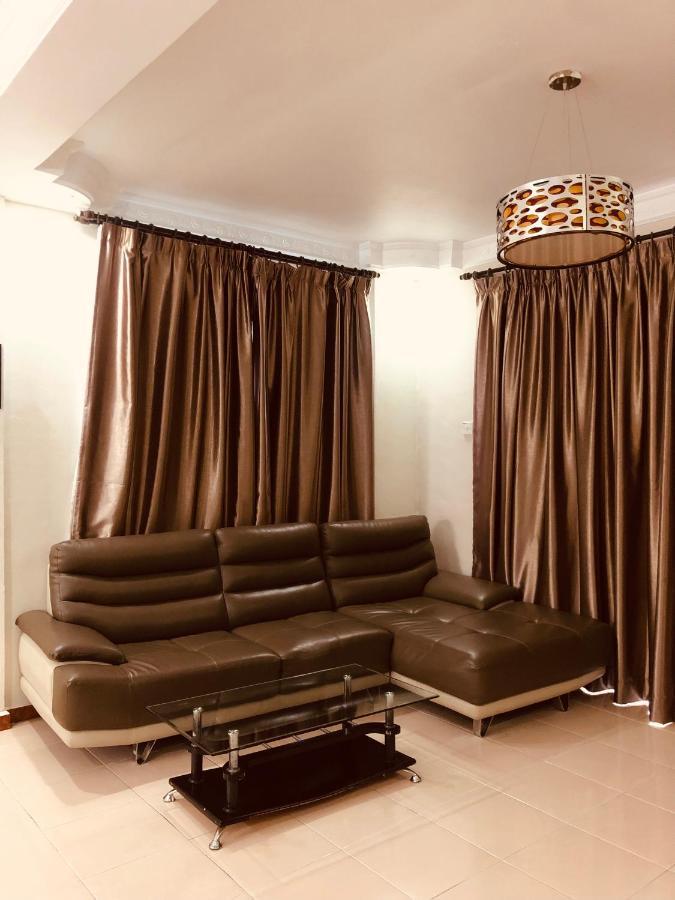 Apartment Crown Imperial Court At Centre
